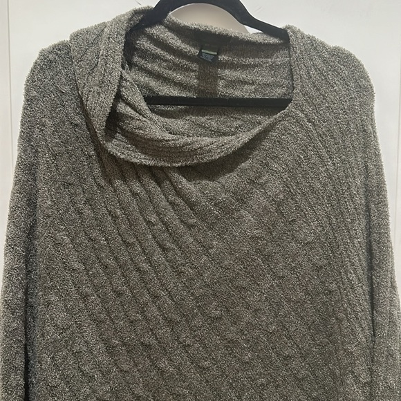 NWOT Barefoot Dreams Olive green OS cozy chic poncho-not gray as in the pic - Picture 3 of 4